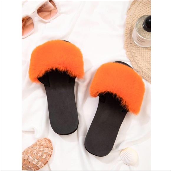 💕NWT Bright Orange Fluffy Faux Fur Slide Sandals💕 - Picture 4 of 6